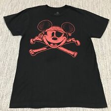 Camisa masculina média preta Mickey Mouse pirata logotipo gráfico ossos cruzados parques da Disney comprar usado  Enviando para Brazil