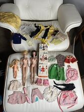 Boneca Barbie Tuttie Loira Corte Bolha Antiga e Moda Rainha Mattel Com Roupas/Caixa comprar usado  Enviando para Brazil