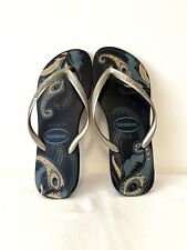 Sandálias femininas Havaianas flip flop pretas com padrão paisley dourado azul tamanho 7-8 comprar usado  Enviando para Brazil