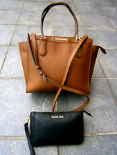 2 MICHAEL KORS TOTE BOLSA DE COURO SAFFIANO E COURO PEBBLE PRETA CLUTCH.AV-1612. comprar usado  Enviando para Brazil