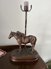 Abajur de mesa estilo bronze equestre cavalo com abajur cavaleiro 19" *1 orelha faltando comprar usado  Enviando para Brazil