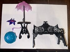 Banco, mesa e guarda-chuva Monster High Black Spider Web além de tigela perfurada comprar usado  Enviando para Brazil