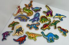 Lote de 19 imanes de refrigerador de dinosaurio de madera de colección duros coloridos tamaños surtidos segunda mano  Embacar hacia Argentina