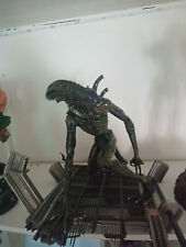Alien figurine bonne d'occasion  Plémet