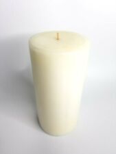 Usado, Vela branca pilar de fábrica Griffith Street Candle, pavio de algodão, 8 pol. A x 4 pol. L comprar usado  Enviando para Brazil