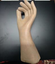Una mano gesso usato  Foiano Della Chiana