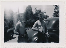 ROCKABILLY COUNTRY BOY masculino com rifles de arma de fogo e carro hot rod! Foto dos anos 40 GAY INT comprar usado  Enviando para Brazil