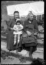 Jardim de mulheres idosas e meninas pequenas - Foto negativa antiga An. 1940 50 comprar usado  Enviando para Brazil