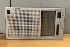 Rádio portátil vintage Sony AM FM, ICF-710W, (AC/DC) testado/funcionando comprar usado  Enviando para Brazil