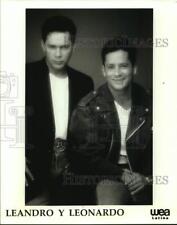 1995 Press Photo Leandro y Leonardo, Entertainers - sap05610 comprar usado  Enviando para Brazil