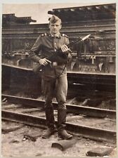 Soldado da URSS AK-47 Kalashnikov atirador de rifle jovem bonito foto vintage comprar usado  Enviando para Brazil