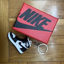 Mini sneakers keychain usato  Bresso