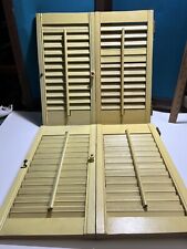 Juego de 2 persianas de madera de colección amarillo mostaza doble 16,50x16"" con persianas, usado segunda mano  Embacar hacia Argentina