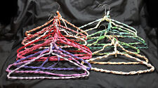 Lote de 21 cabides de arame vintage de crochê com nós decoração de macramê cores arco-íris comprar usado  Enviando para Brazil