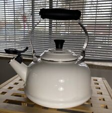 Chaleira de chá Le Creuset assobiando 1,7 quartos branco grande bule de esmalte comprar usado  Enviando para Brazil