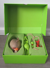 ILLUMINATION PRESENTS THE GRINCH CHRISTMAS SET OF 4 HANGING DECORATIONS BOXED, used for sale  Shipping to South Africa