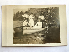 Cartão postal foto real homens e mulheres no barco, vista para o lago, vista para o lago comprar usado  Enviando para Brazil