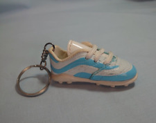 Football shoe keychain d'occasion  Expédié en Belgium