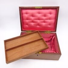 Caixa de joias antiga de madeira nogueira forro de seda rosa com trava   comprar usado  Enviando para Brazil