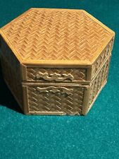 Usado, Caixa de bugigangas vintage pequena de tecido de bambu de vime 6 lados comprar usado  Enviando para Brazil