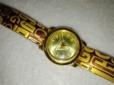 Adivina reloj vintage para mujer tono dorado con logotipo correa de cuero 1995 batería nueva. segunda mano  Embacar hacia Mexico