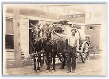 c1910 Equipo de Caballos Carro de Agua Granito Mármol Trabajador RPPC Foto Postal segunda mano  Embacar hacia Argentina