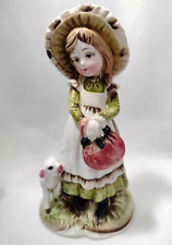 Estatuilla vintage de KC de Mary Had A Little Lamb. Mary sostiene una ovejita de porcelana segunda mano  Embacar hacia Argentina