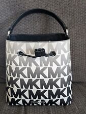 Michael kors handbag for sale  Minooka