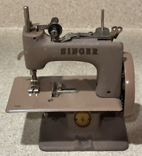 Máquina de coser vintage de juguete coleccionable Cantante beige modelo 20 cosechadoras segunda mano  Embacar hacia Mexico
