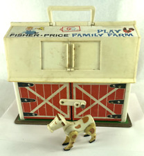 Używany, Vintage: 1967 Fisher Price Stodoła Little People Play Family Farm And A Crow na sprzedaż  Wysyłka do Poland