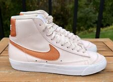 Używany, NIKE BLAZER MID '77 SE SNEAKERSY DAMSKIE DQ7574-600 MIĘKKI RÓŻOWY/ MIEDZIANY/BIAŁY ROZMIAR 7 na sprzedaż  Wysyłka do Poland