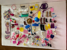 Lote de más de 70 accesorios Barbie, carteras, zapatos, cepillos, etc. segunda mano  Embacar hacia Mexico