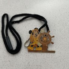 Cordão Bolo Exclusivo para Membro do Elenco Disney Mickey Mouse Rain Captain (MM), usado comprar usado  Enviando para Brazil