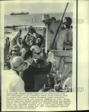 1975 Press Photo Ministro do Petróleo do Egito vira máquina de bombeamento de petróleo em Abu Rudeis comprar usado  Enviando para Brazil