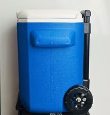 Refrigerador pessoal com rodas Coleman 16 quartos -Caixa de gelo rolante, azul com tampa branca muito bom estado usado comprar usado  Enviando para Brazil