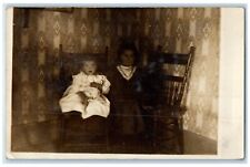Usado, Cartão postal foto RPPC antigo 1909 crianças sentadas na cadeira Vesper Kansas KS comprar usado  Enviando para Brazil