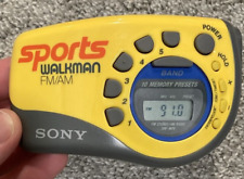 Rádio Sony Sports Walkman FM/AM SRF-M78 com alça de pulso colecionável testado comprar usado  Enviando para Brazil