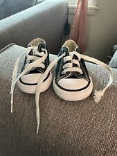 Zapatillas bajas Converse Chuck Taylor All Star para niños pequeños talla 4 negras segunda mano  Embacar hacia Argentina