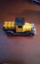 Caminhão picape Chevy 1928 amarelo e preto combustível/óleo tambor/barril carregado modelo  comprar usado  Enviando para Brazil