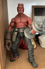 Mezco hellboy figur gebraucht kaufen  Lübeck