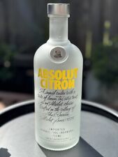 Botella de vodka limón Absolut esmerilada con letras amarillas VACÍA 750 ml segunda mano  Embacar hacia Argentina