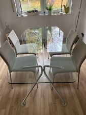 CALLIGARIS: Designer Glastisch, matt silberfarbiges Gestell + 4 passende Stühle  gebraucht kaufen  Barmen