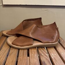 Sandália Born Iwa couro cruzado sobre costas zíper peep toe sapatos Cuoio marrom tamanho 8 comprar usado  Enviando para Brazil