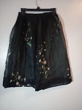Falda negra superpuesta con flores bordadas talla pequeña segunda mano  Embacar hacia Mexico