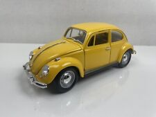 Carro modelo Road Tough 1:18 1967 Volkswagen VW Beetle amarelo fundido comprar usado  Enviando para Brazil