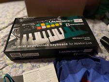 Novation launchkey mini mk2 um cabo USB verde. Eles foram construídos muito bem em 2018!, usado comprar usado  Enviando para Brazil