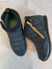 Teva navy quilted for sale  DOWNPATRICK