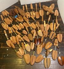 Lote de 50 zapatos de madera de colección en forma de árbol estirante varios tamaños moldeador cedro segunda mano  Embacar hacia Argentina