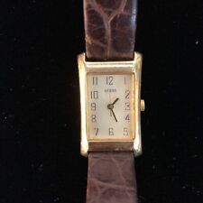 Vintage Guess Relógio Feminino Tom Dourado Mostrador Retangular Pulseira de Couro (Precisa de Bateria) comprar usado  Enviando para Brazil