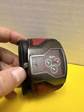 Usado, Relógio de pulso masculino quartzo analógico pulseira de couro fuso horário duplo mostrador irregular OULM comprar usado  Enviando para Brazil
